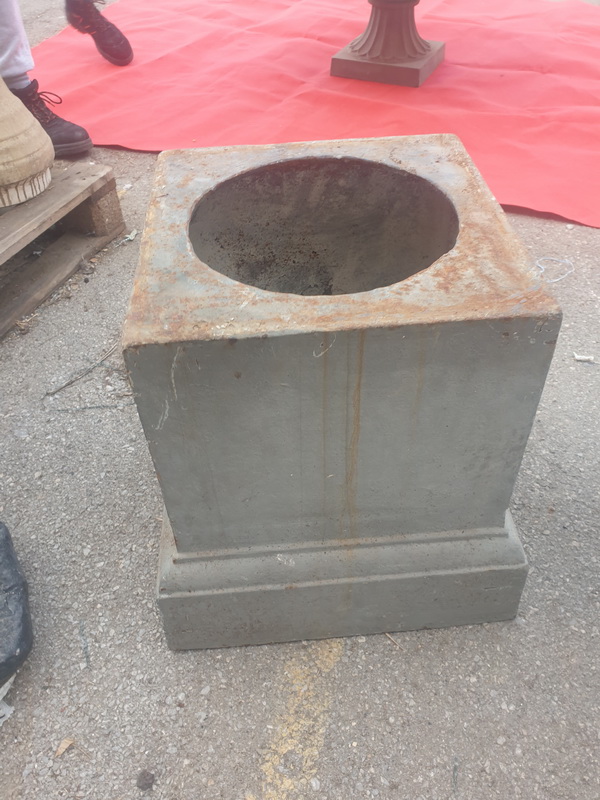 fuente maceta hierro 94xo95 (75eu.) 1u